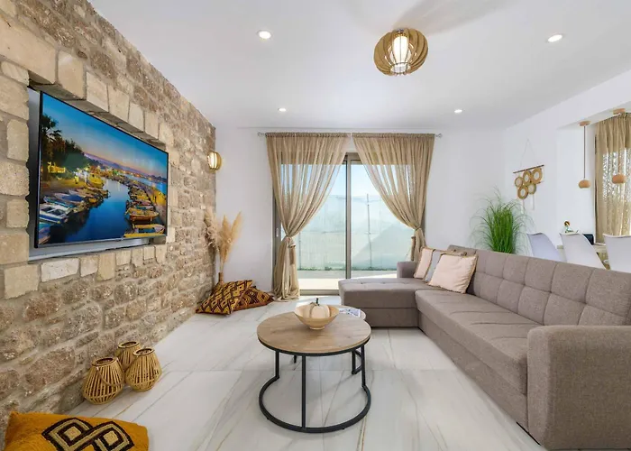 فيلة Elios Asklipiion